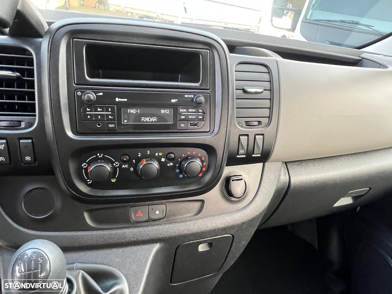Renault Trafic 9 lugares 62.000km - 15