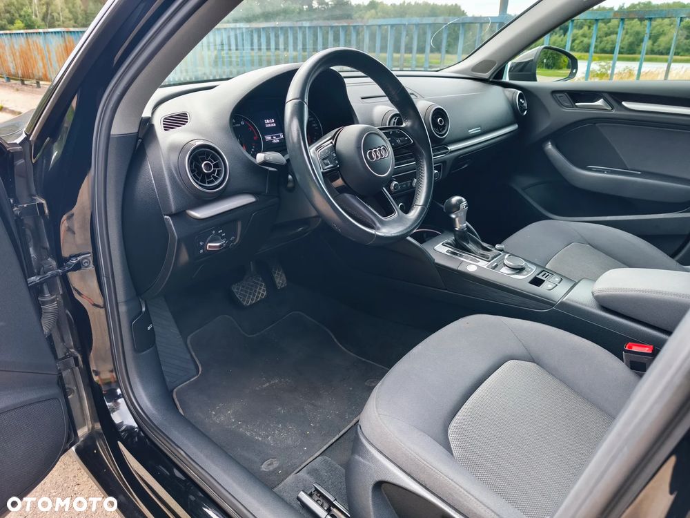 Audi A3 Sportback 35 TFSI S tronic - 4