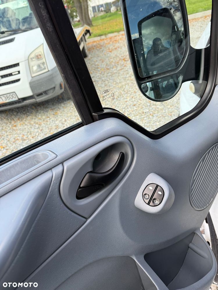 Ford Transit - 12