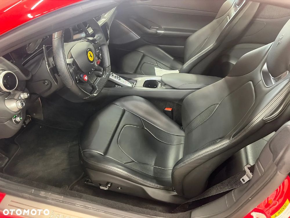 Ferrari Portofino - 7
