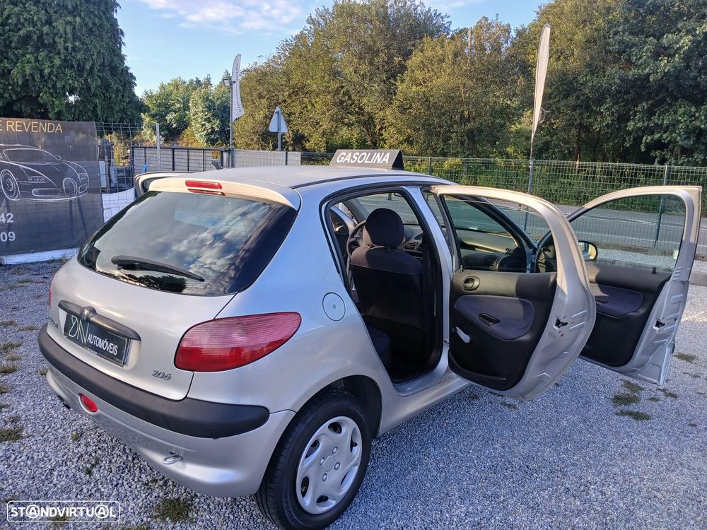 Peugeot 206 1.1 XR - 6