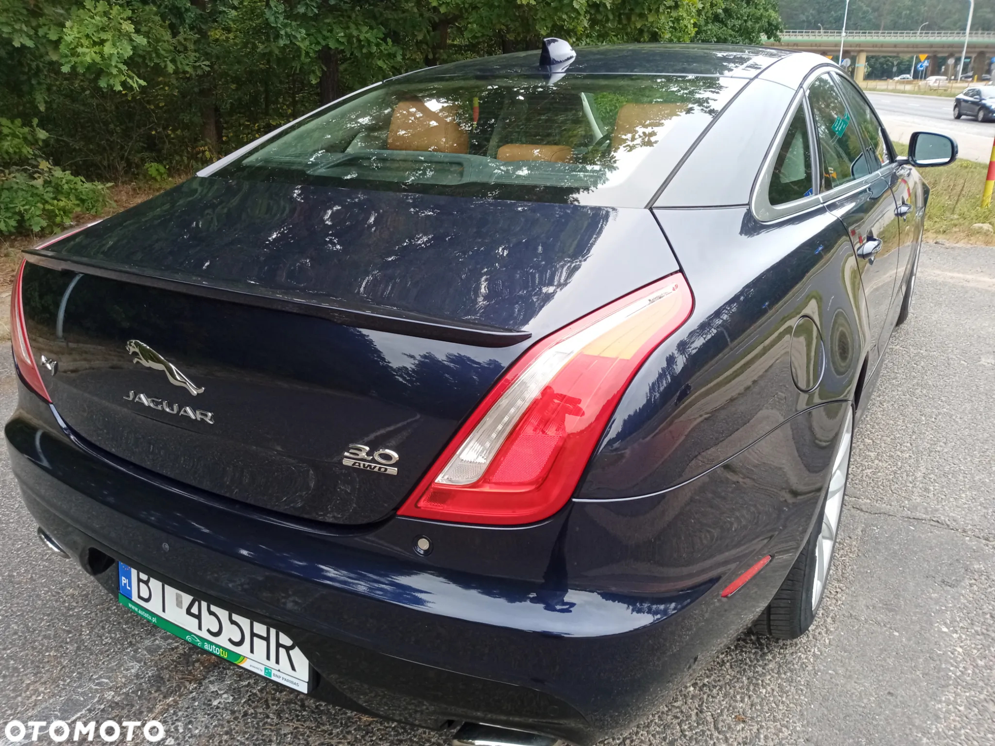 Jaguar XJ 3.0 T AWD R-Sport - 24