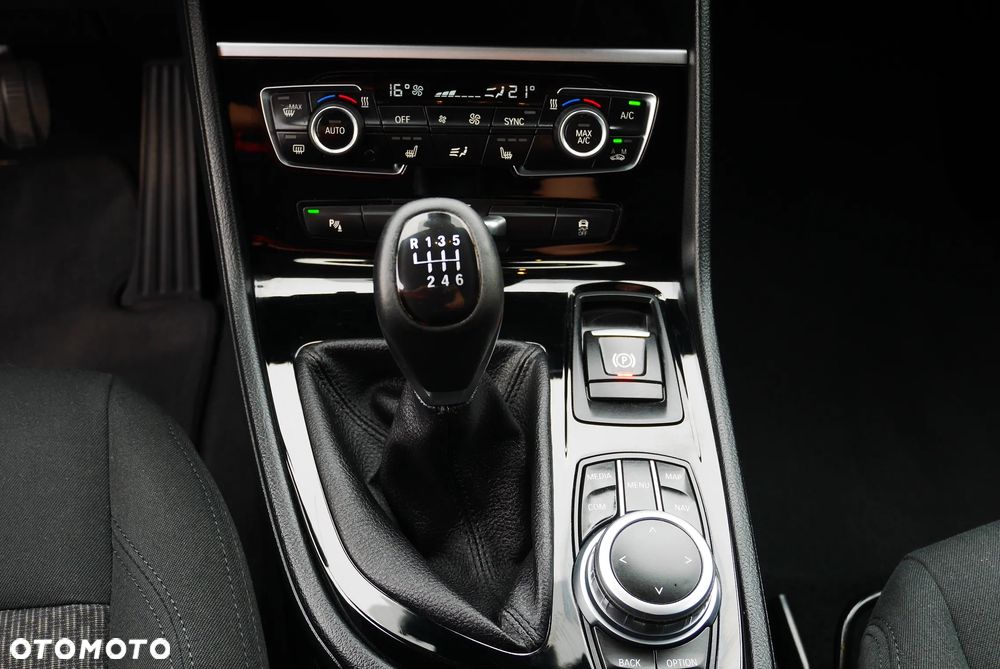 BMW Seria 2 218d Sport Line - 22