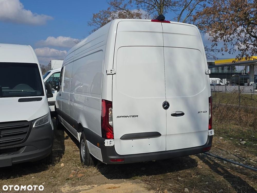 Mercedes-Benz Sprinter 317 CDI Long PRO 9G-Tronic - 8