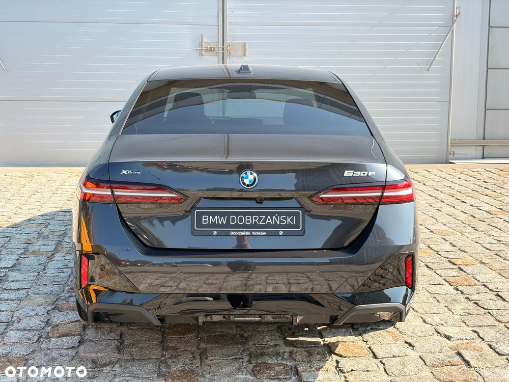 BMW Seria 5 530e xDrive PHEV - 5