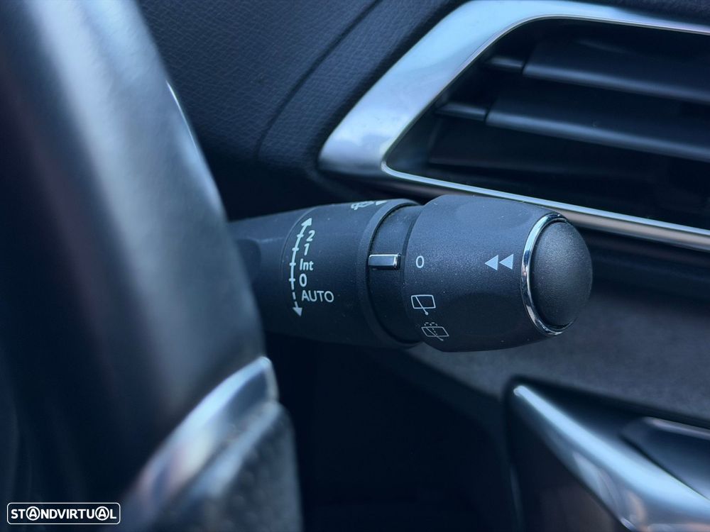 Peugeot 3008 1.6 Hybrid GT e-EAT8 - 40