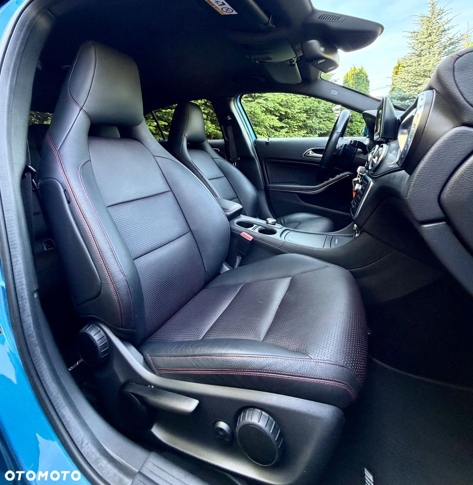 Mercedes-Benz GLA 250 7G-DCT AMG Line - 28