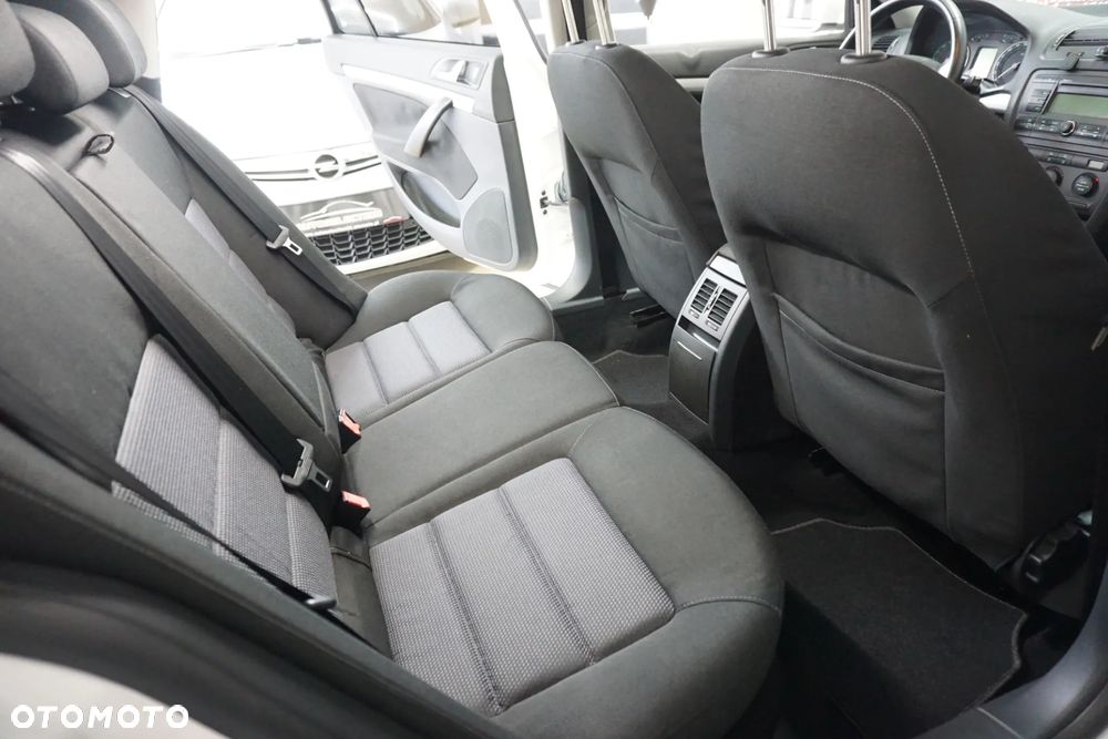 Skoda Octavia 1.9 TDI DSG Elegance - 25