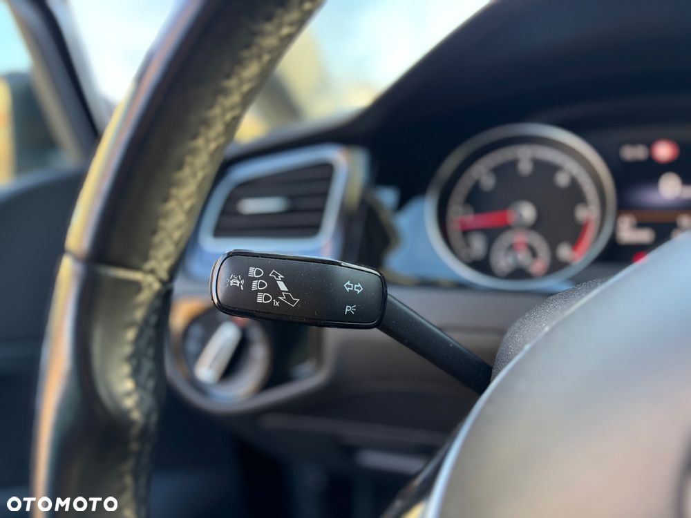 Volkswagen Golf 2.0 TDI SCR DSG Highline - 14