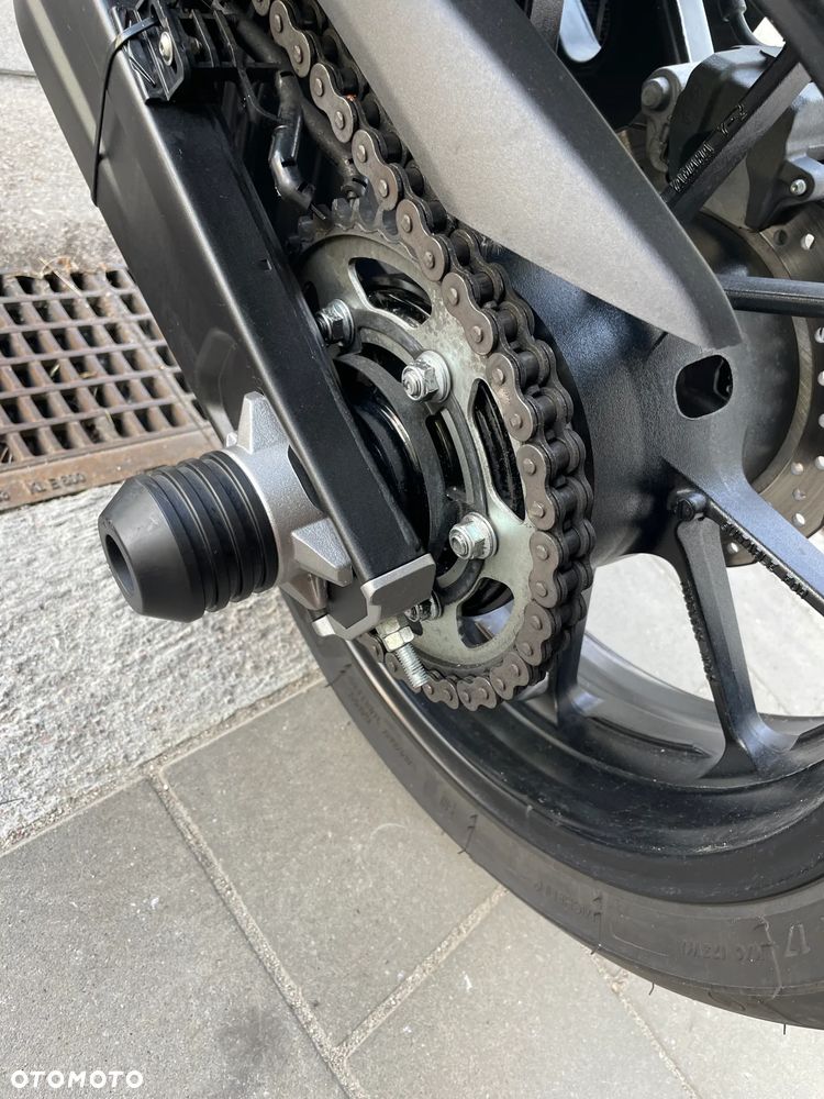 Yamaha MT - 24