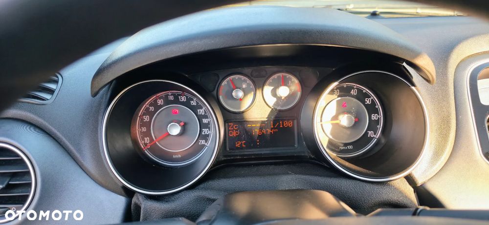 Fiat Punto Evo 1.4 8V Dynamic Euro5 - 13