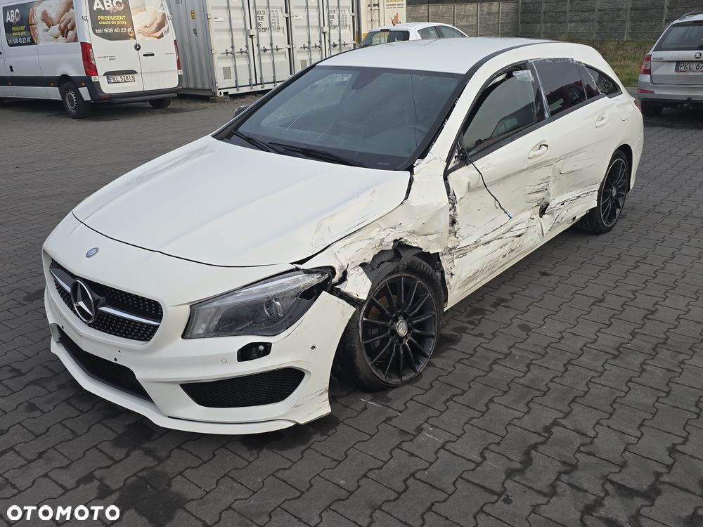 Mercedes-Benz CLA 180 AMG Line - 35