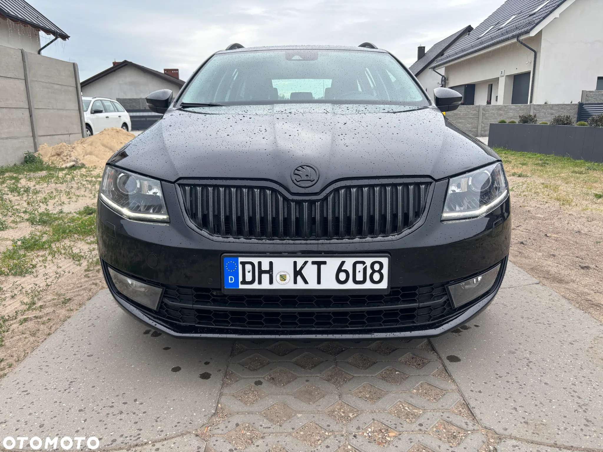 Skoda Octavia Combi 2.0 TDI DSG L&K - 2