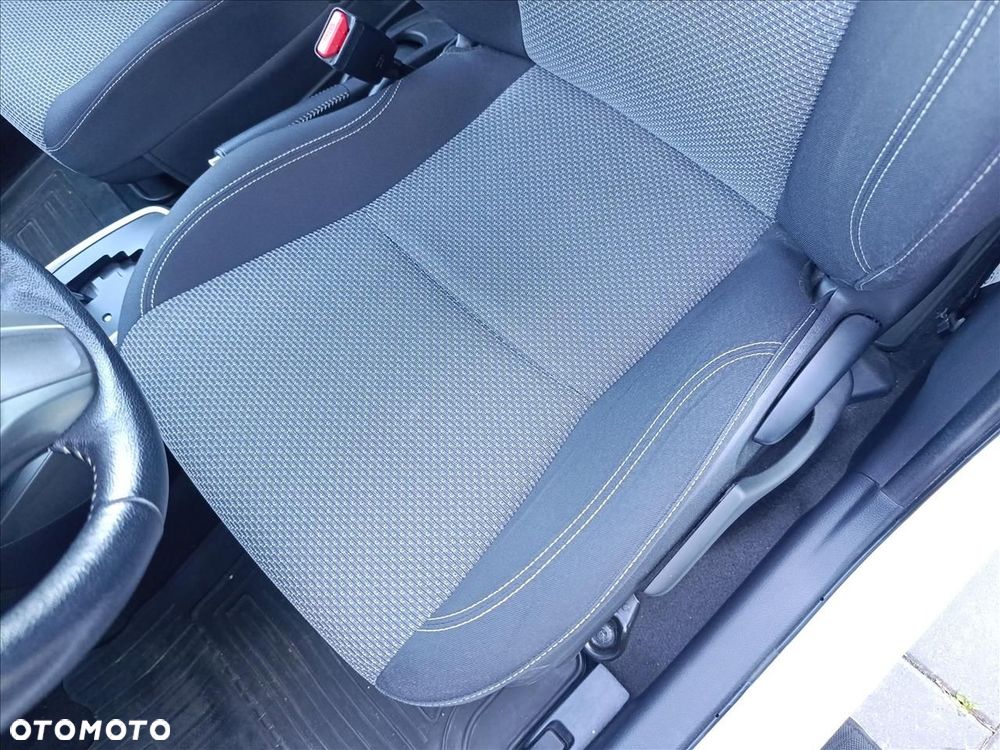 Toyota Yaris - 12