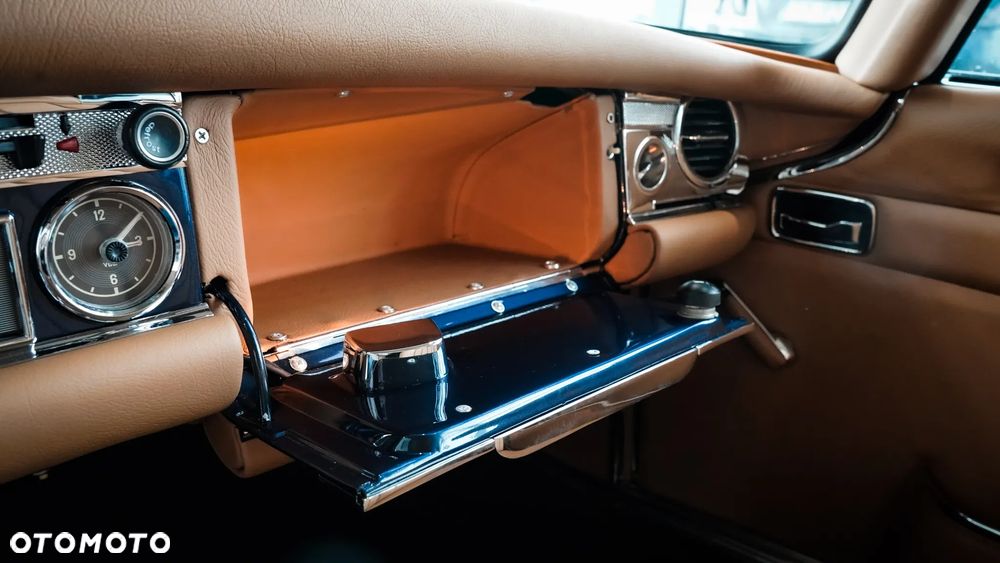 Mercedes-Benz 280 - 38