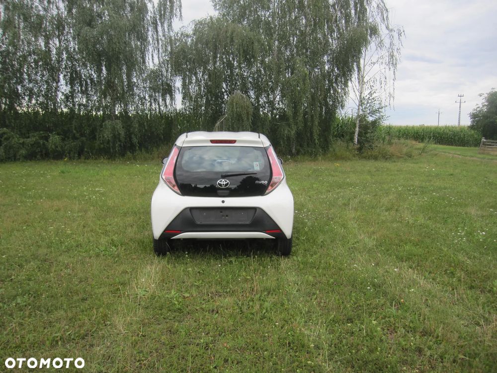 Toyota Aygo x-play club - 15