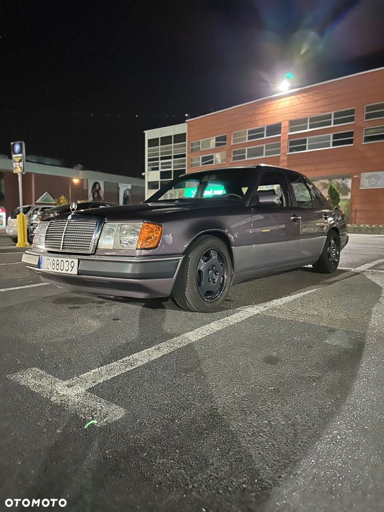 Mercedes-Benz W124
