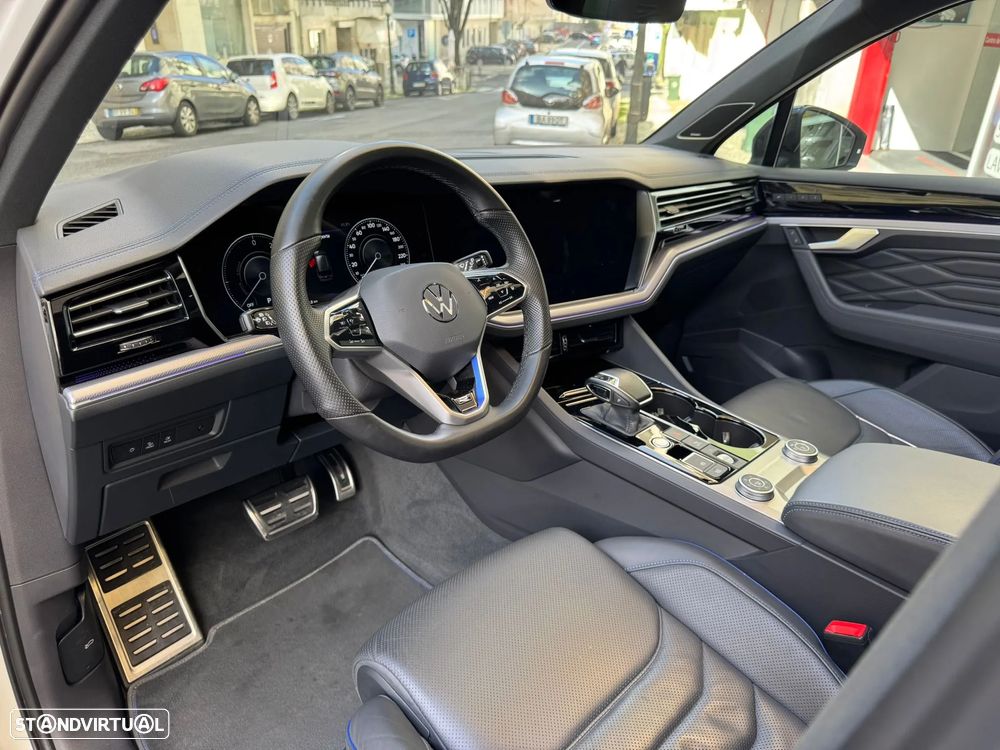VW Touareg 3.0 TSI e-Hybrid R - 2