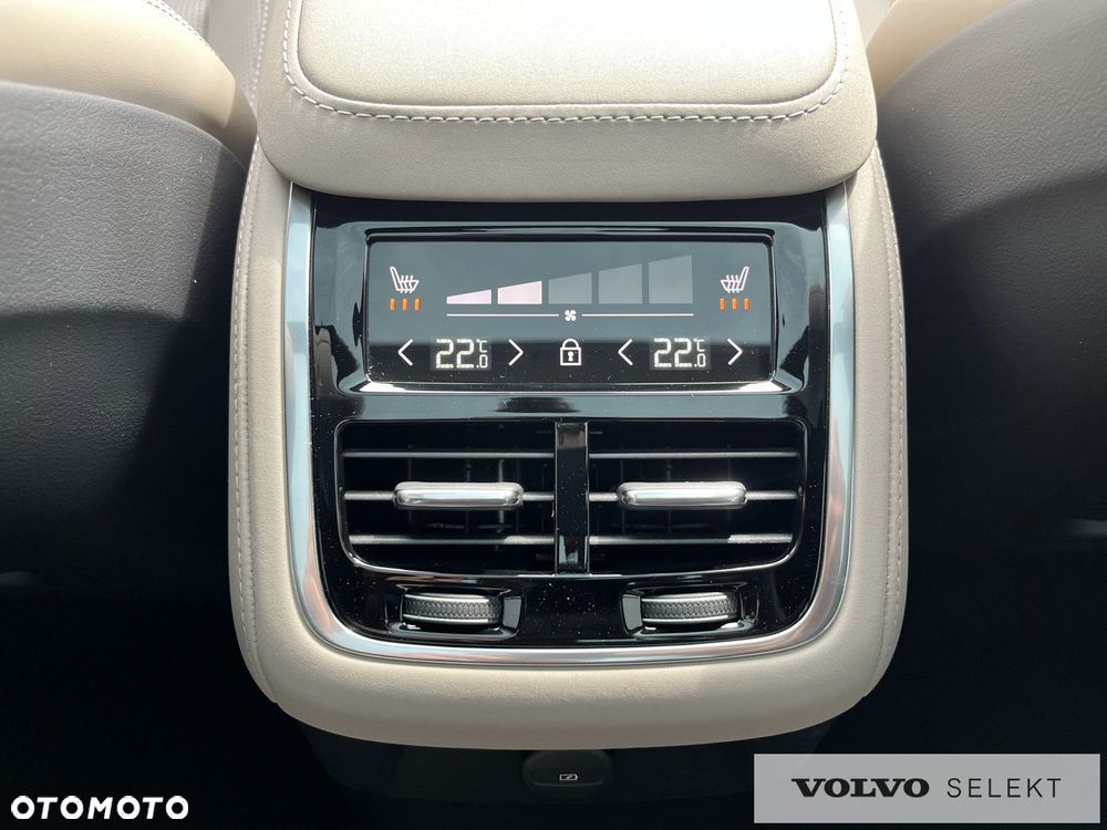 Volvo XC 90 - 30