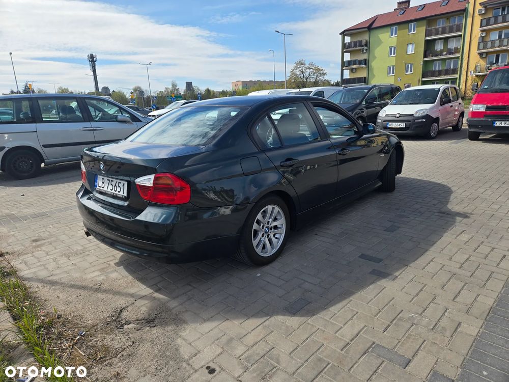 BMW 318I 2007 photo 4