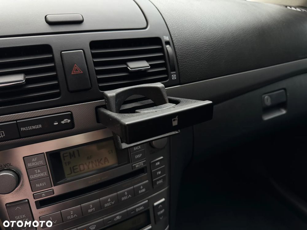 Toyota Avensis 1.8 VVT-i Sol - 20