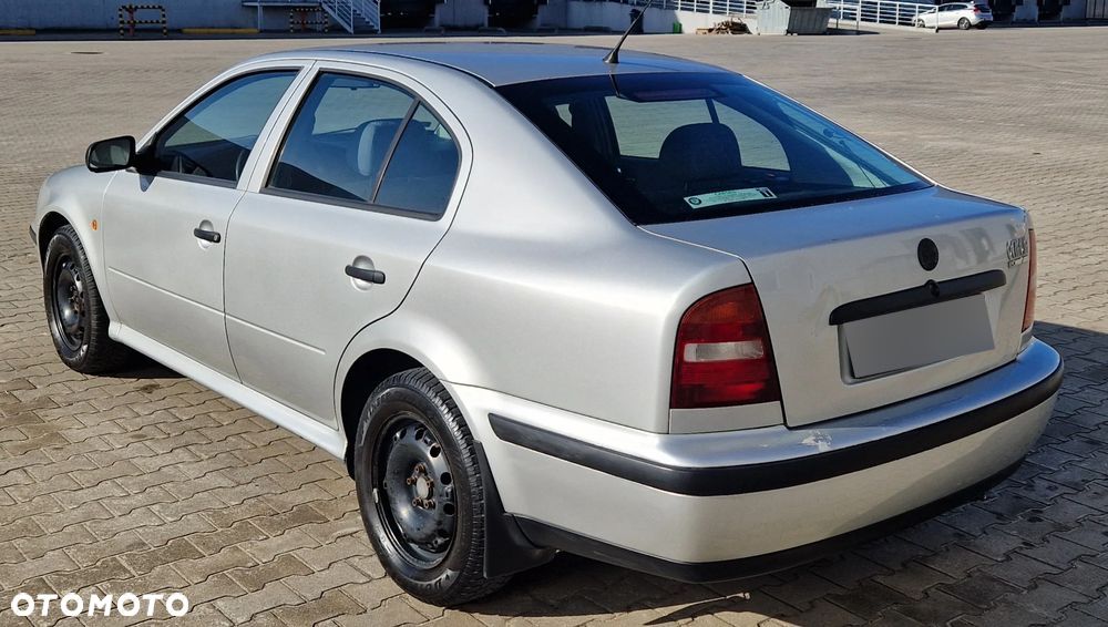 Skoda Octavia 1.6 LX - 8
