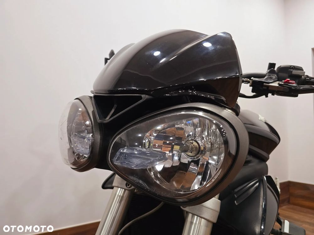 Triumph Street Triple - 17