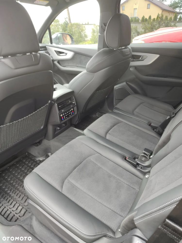 Audi Q7 - 7