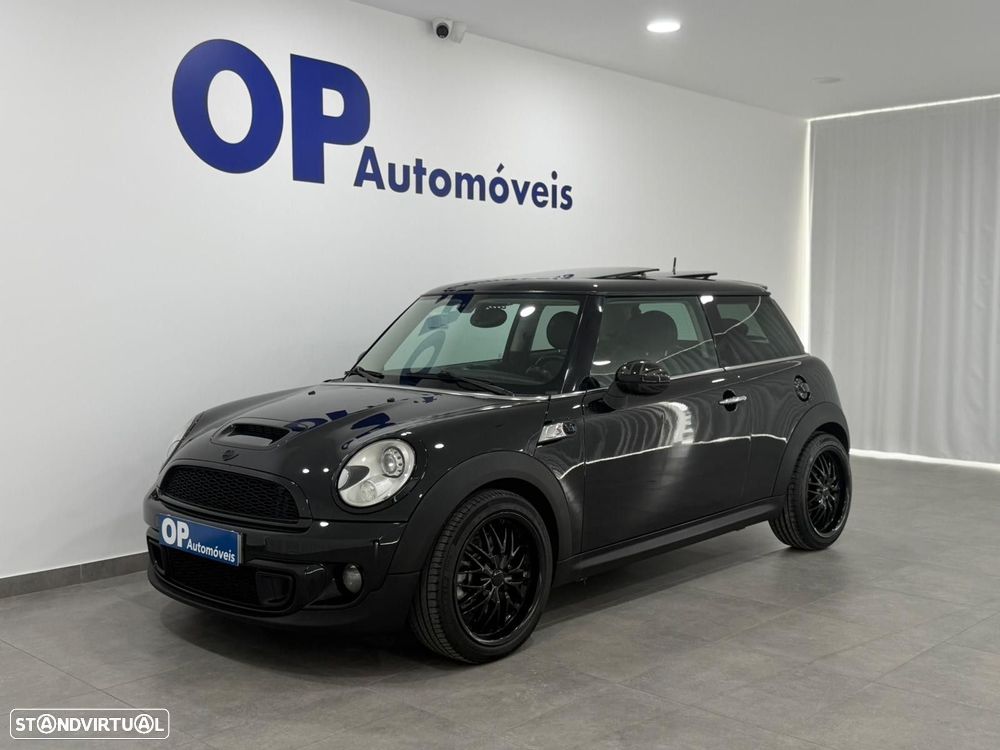 MINI 3 Portas Cooper S - 2