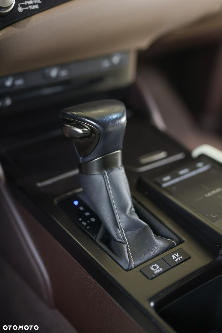 Lexus ES - 13