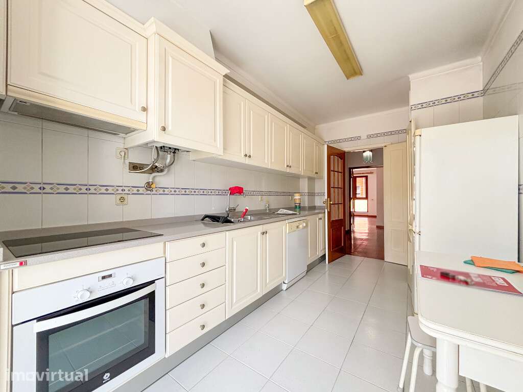 Apartamento T3 com garagem em zona de Celas - Grande imagem: 2/13