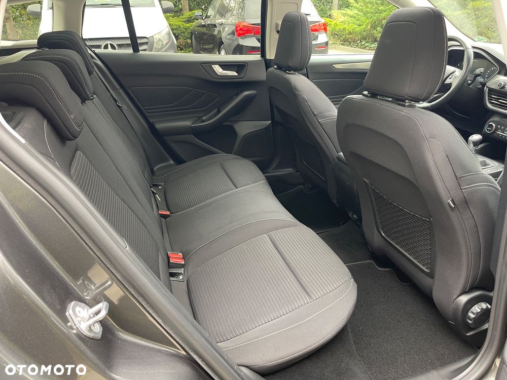 Ford Focus - 28