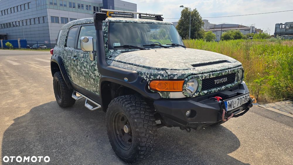 Toyota FJ - 3