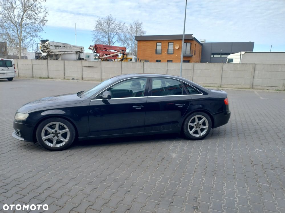 Audi A4 Limousine - 5
