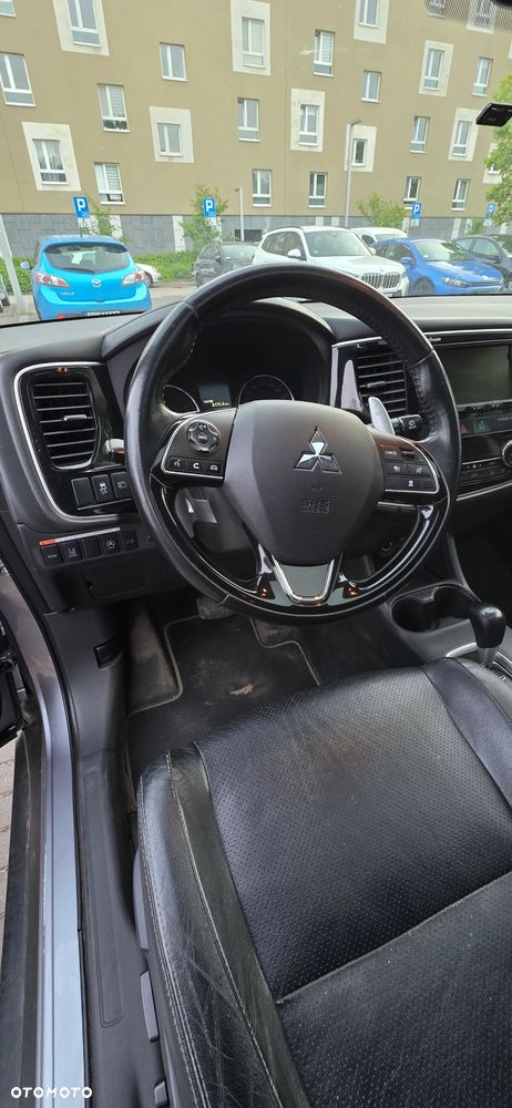 Mitsubishi Outlander 2.0 Instyle Navi 4WD CVT - 9