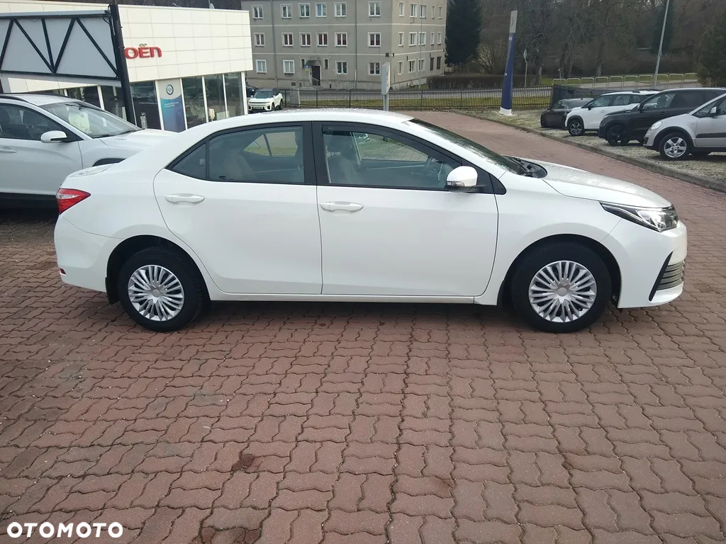 Toyota Corolla - 4