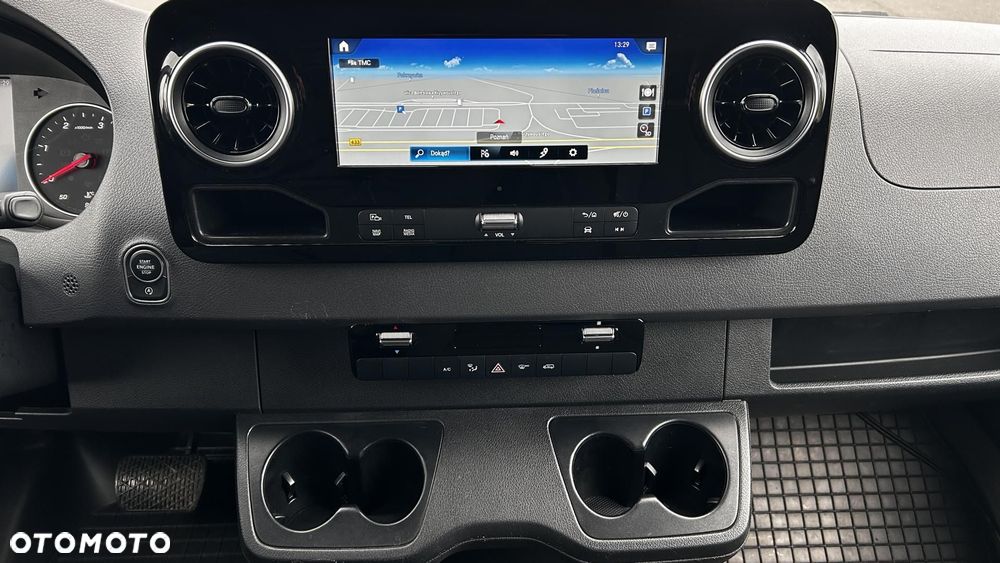Mercedes-Benz Sprinter - 16