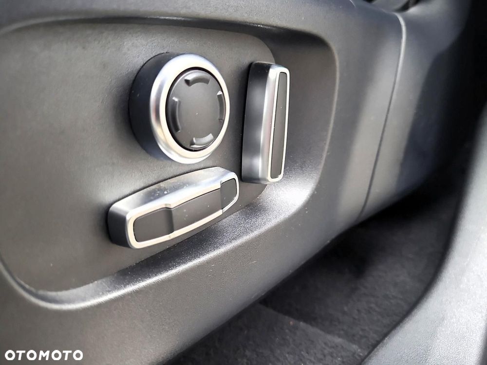 Land Rover Discovery Sport - 19