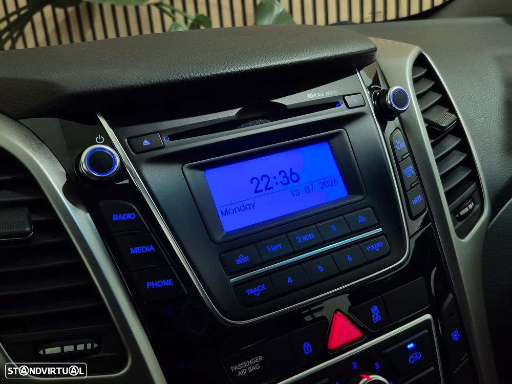 Hyundai i30 1.6 CRDI Blue Comfort J16 - 20