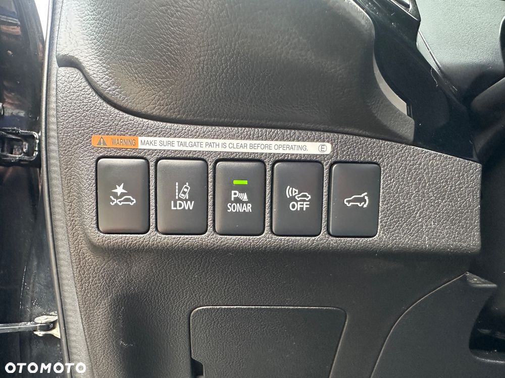 Mitsubishi Outlander 2.0 4WD Top - 22