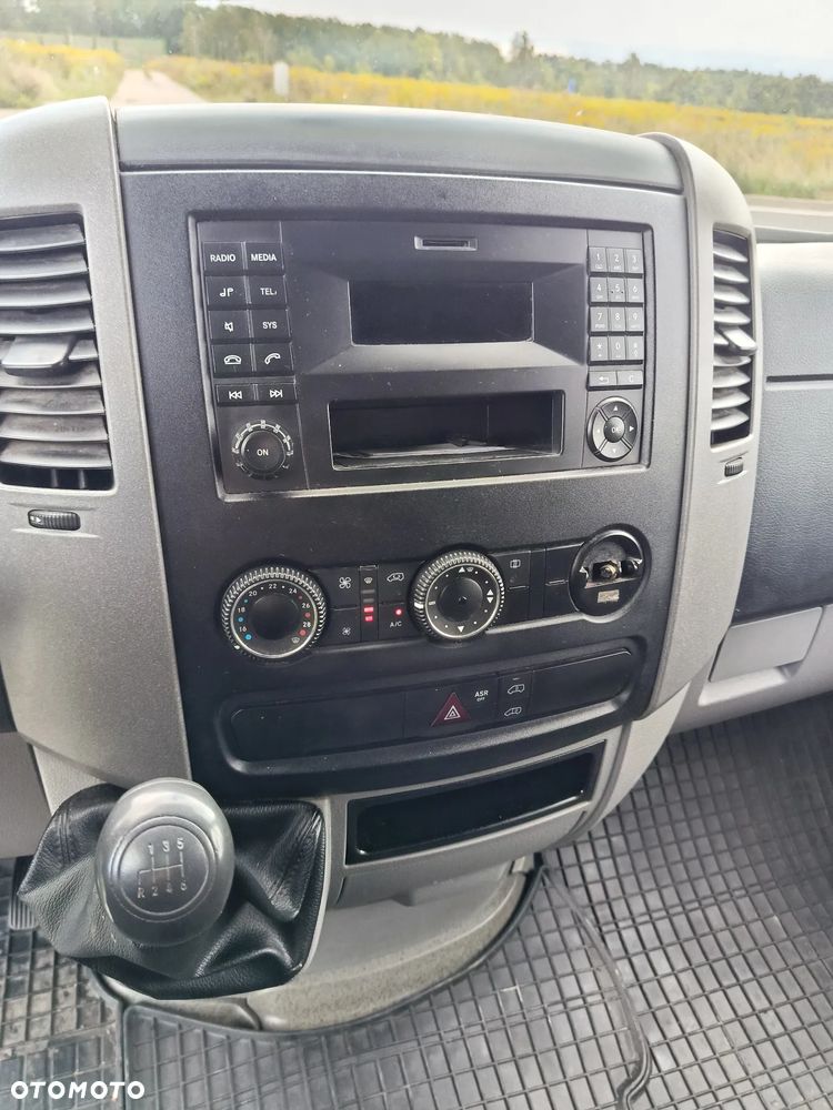 Mercedes-Benz Sprinter - 10