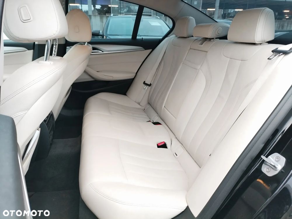 BMW Seria 5 530i xDrive Sport - 19