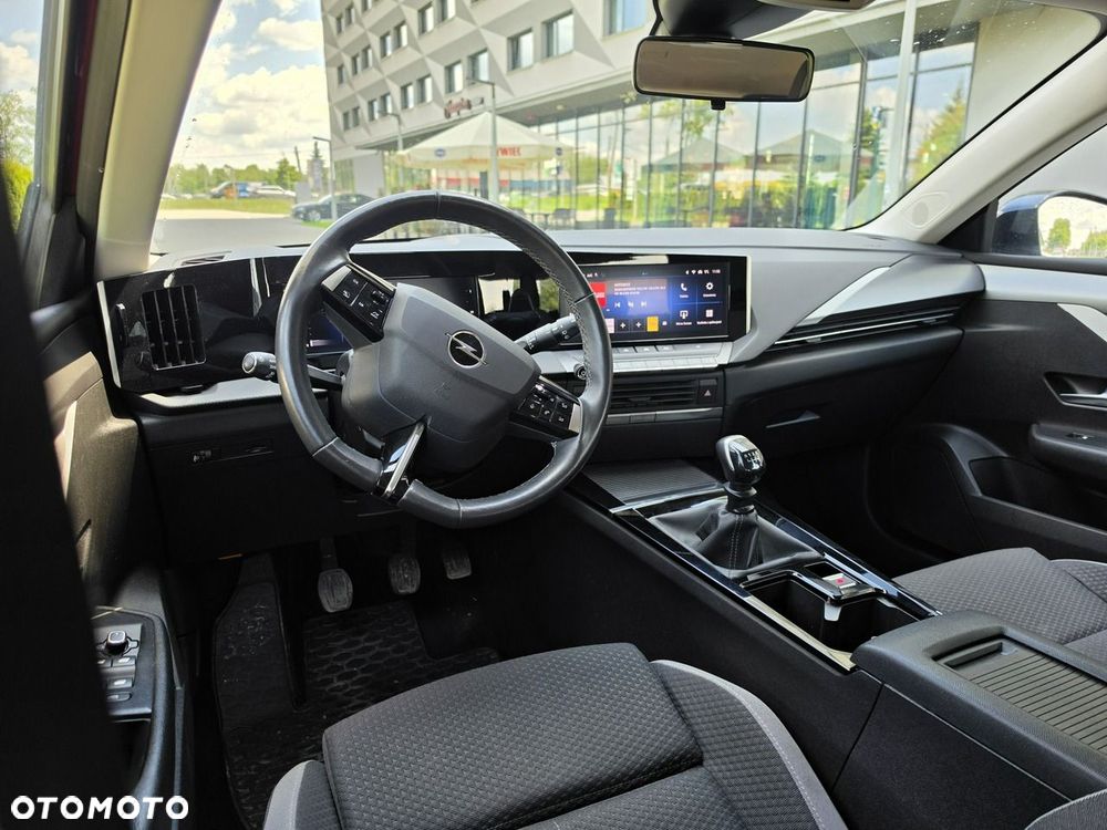 Opel Astra 1.2 Turbo Enjoy - 12