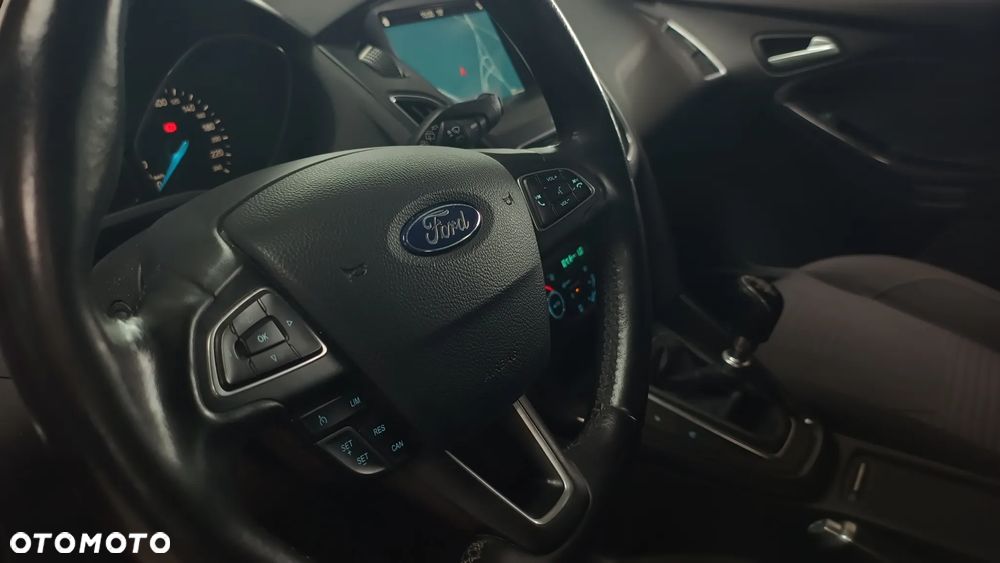 Ford Focus 1.5 EcoBoost Titanium ASS - 25