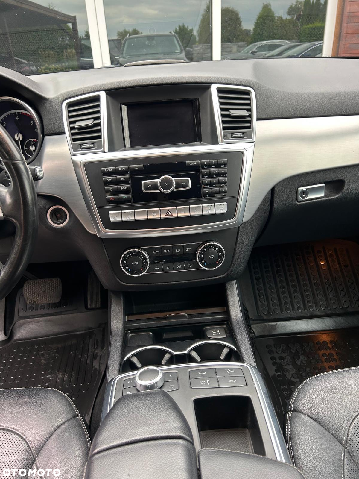 Mercedes-Benz ML 350 BlueTec 4-Matic - 12