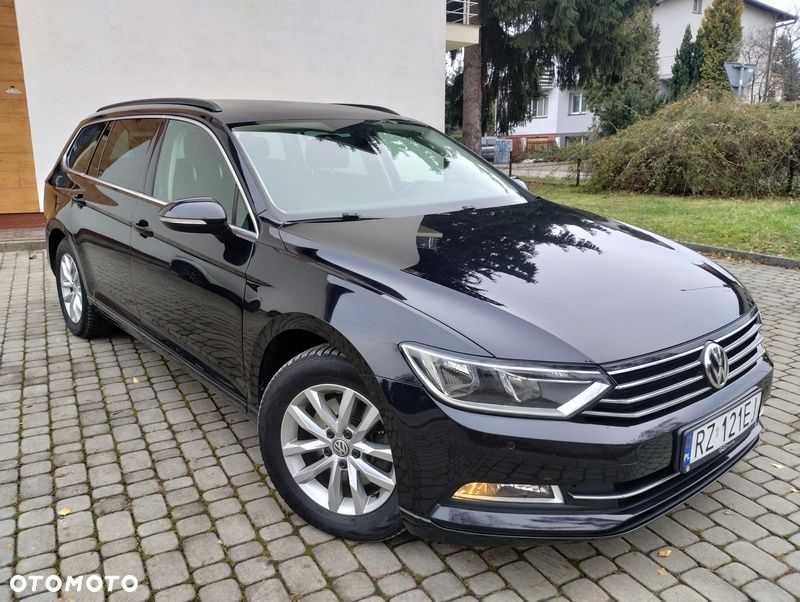 Volkswagen Passat - 1