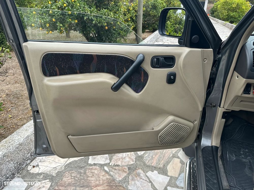 Nissan Terrano II 2.7 TDi Elegance - 15