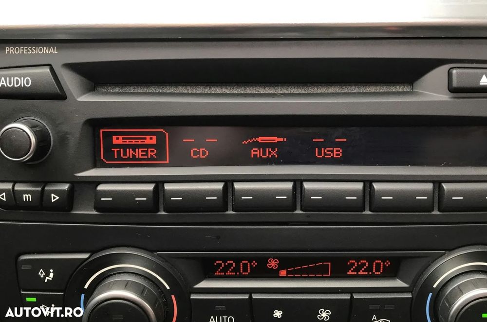 BMW Seria 1 118d Sport Line - 30