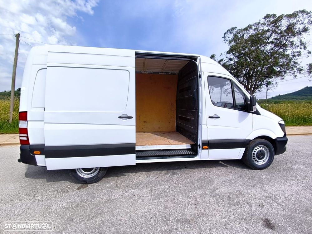 Mercedes-Benz Sprinter - 6