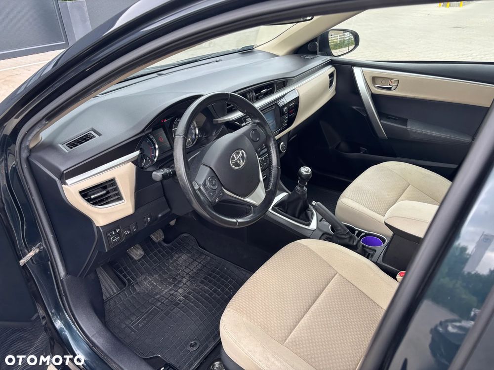 Toyota Corolla 1.6 Premium - 16